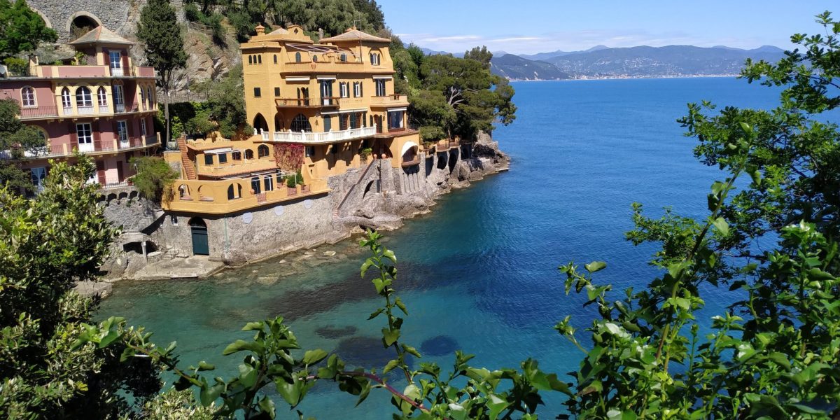 La vista suggestiva tra Paraggi e Portofino